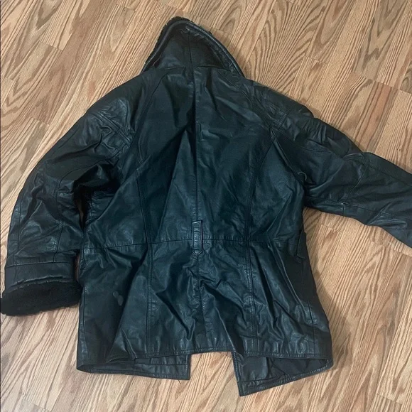 Vintage Mgr It’s Our Universe Black Leather Jacket with Faux Fur Collar - Picture 6 of 6